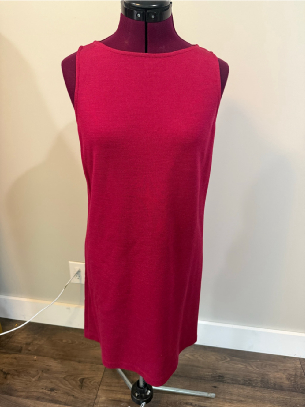 St. John Sleeveless Knit Shift Dress Small